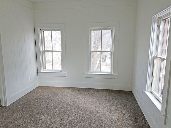 5th image of 1018 6th St S #1022