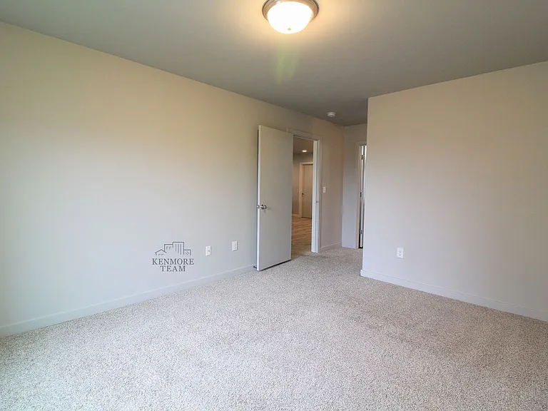 301 S Cedar Ave — Photo 6