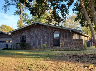 408 Forrest Ct, Columbus, MS 39702