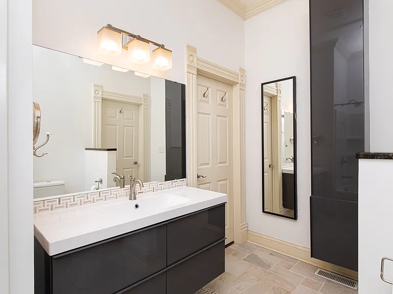 1502 Woodlawn Ave — Photo 26