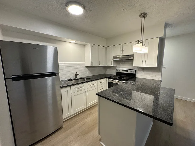 725 E Indiana Apartments near Gonzaga University! — Photo 8