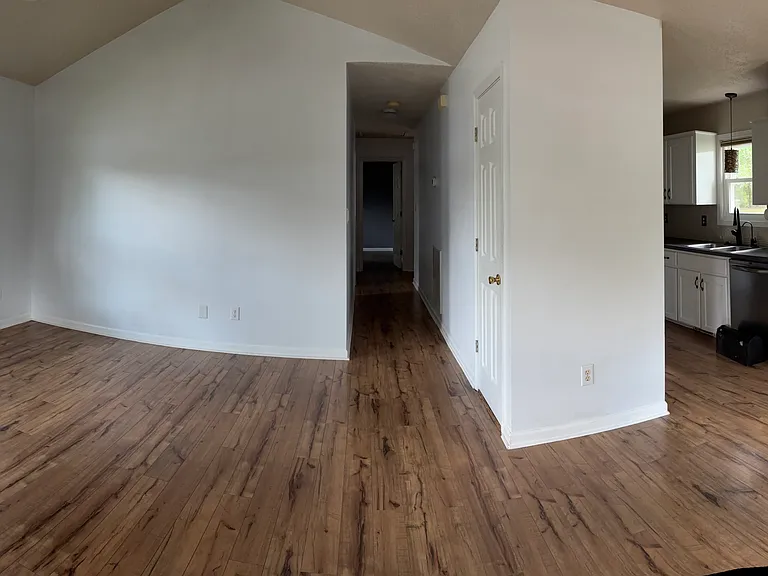 115 Webbs Mill Dr — Photo 3