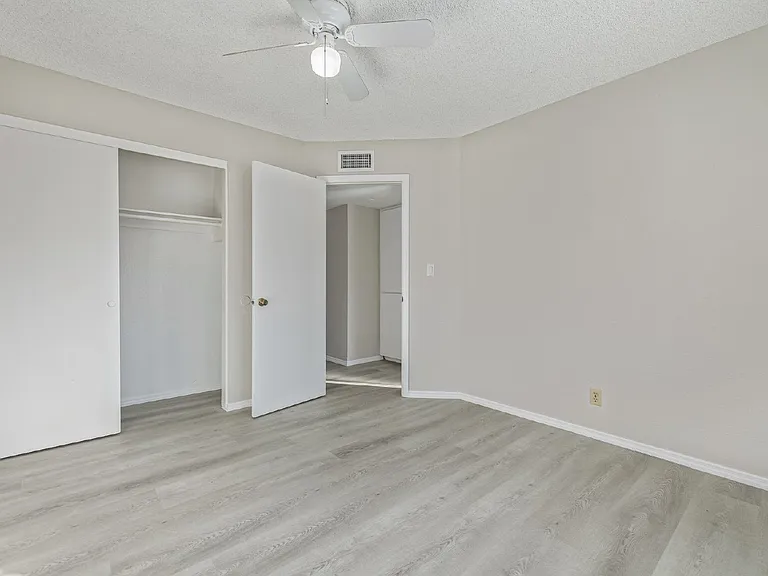 11002 N 15th Ave #4 — Photo 16