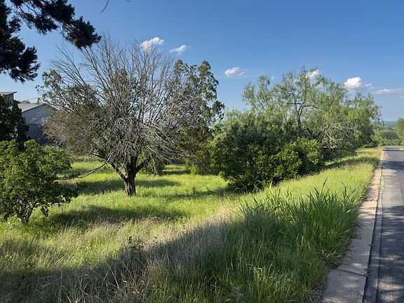4th image of 312 Hideaway Court