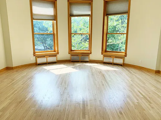 Rented by Joe Gotham LTD | media 29