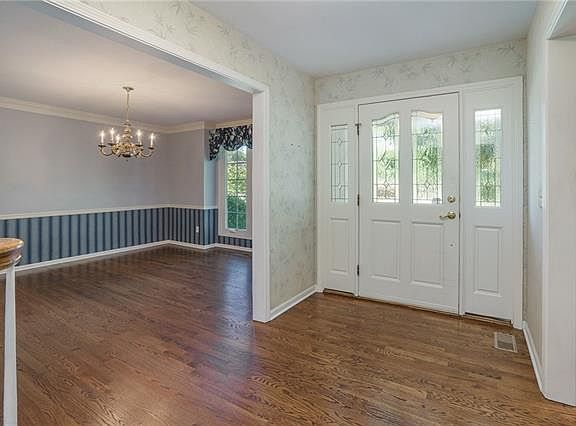5th image of 8402 NW Lakeview Dr