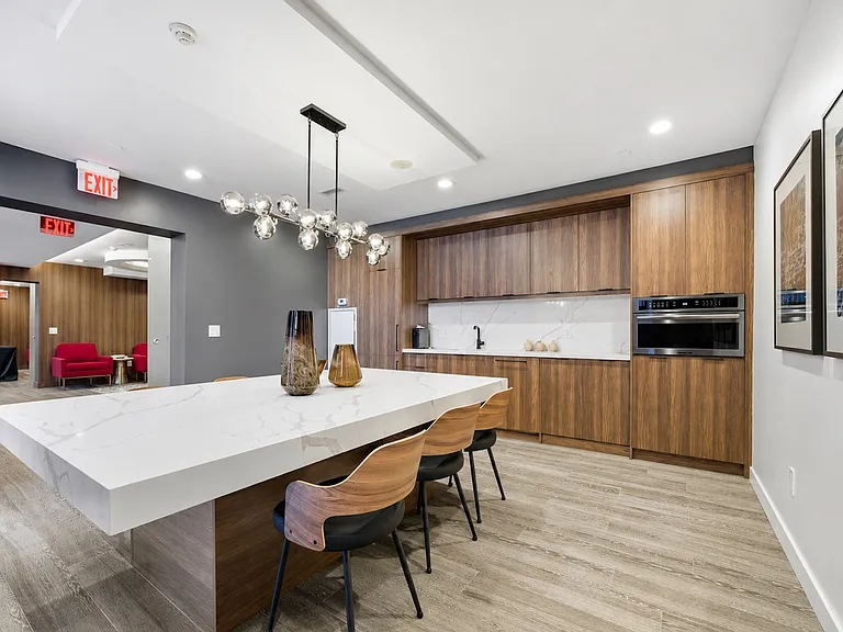 105 George St #713 — Photo 37