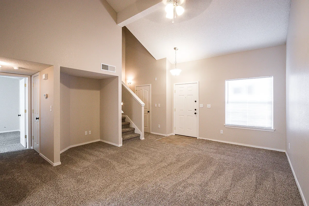 Beautiful, 2 story home with Refrigerated Air in Tierra Del Este for Rent — Photo 3