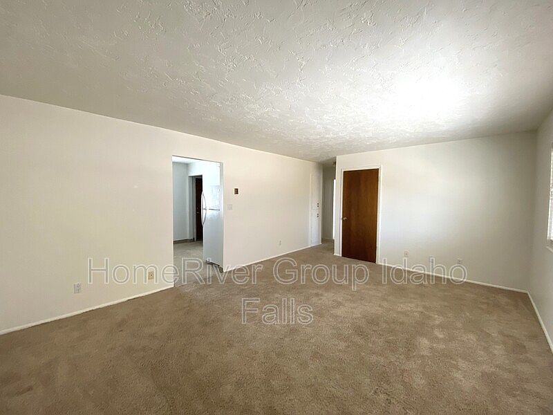 1897 Grandview Ct APT 2, Idaho Falls, ID 83402 | Zillow