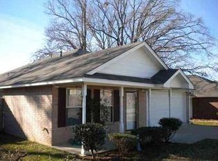 1135 Woodlands Park Dr, Lindale, TX 75771