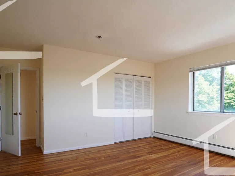 99 Sutherland Rd #5 — Photo 5