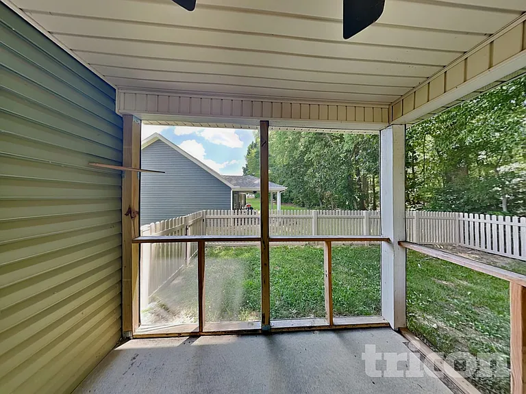 223 Fieldstone Ln — Photo 17