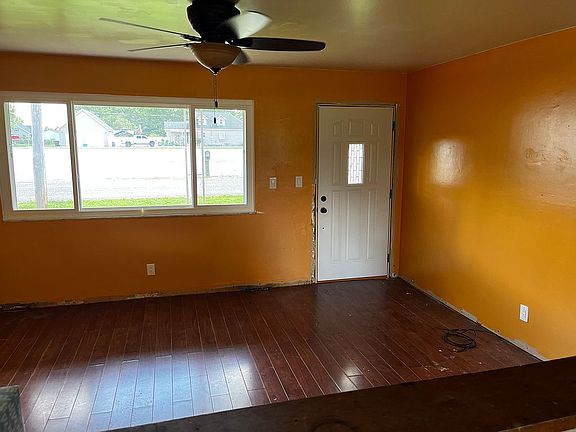 2nd image of 15541 S Crown Hill Ave