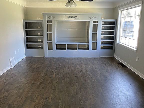 5th image of 311 N 32nd Ave