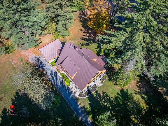 5th image of 996 Lone Pine Dr