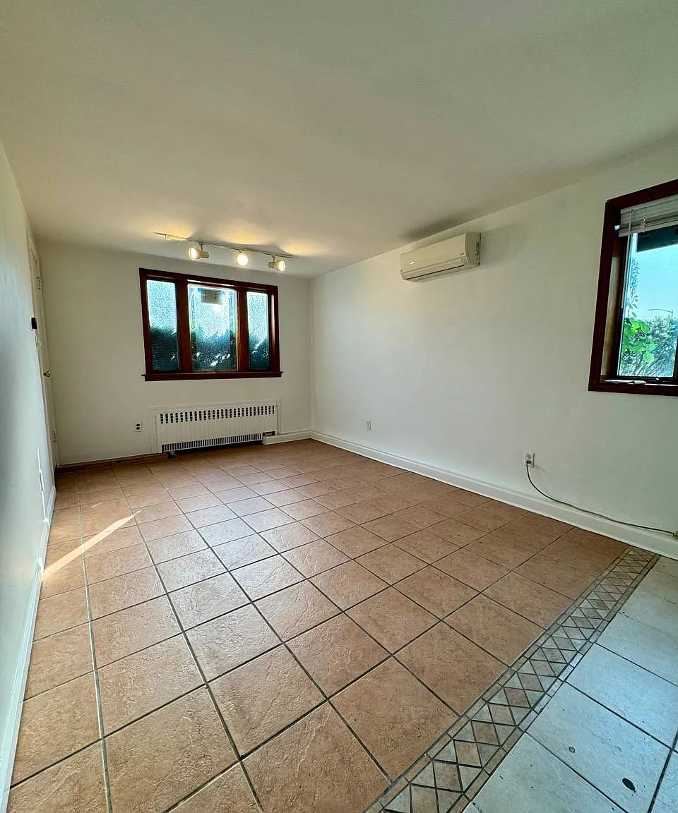 1 bed, 1.0 bath, $2,100 — Photo 1