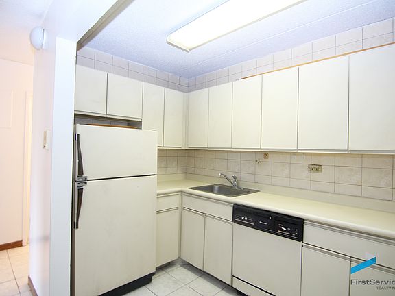 4th image of 301 W 110th St Frnt 4
