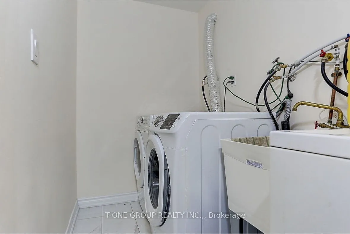 2 bed, $1,600 — Photo 2