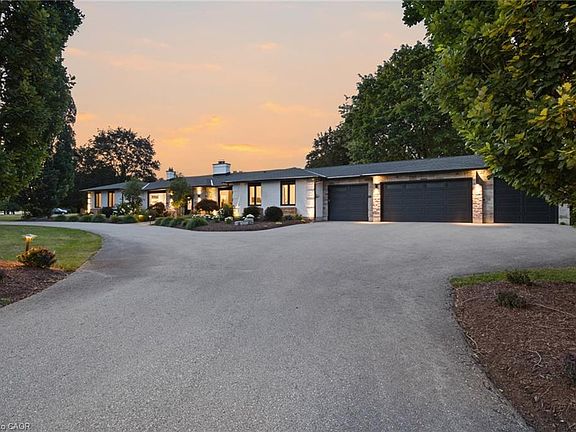 2nd image of 8 Squire Ct
