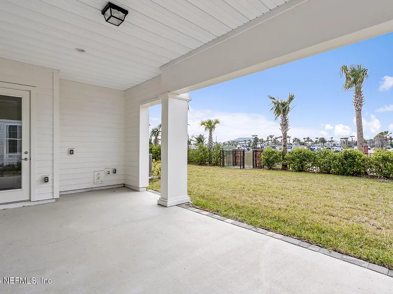 571 Marquesa Cir — Photo 38