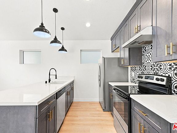 3rd image of 581 W Avenue 28