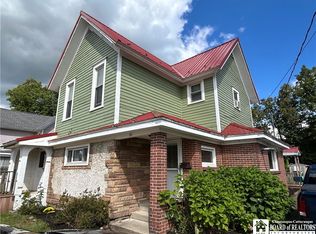 51 Park St, Springville, NY 14141