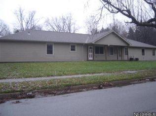 1733 & 1735 Mohawk Dr, Akron, OH 44306