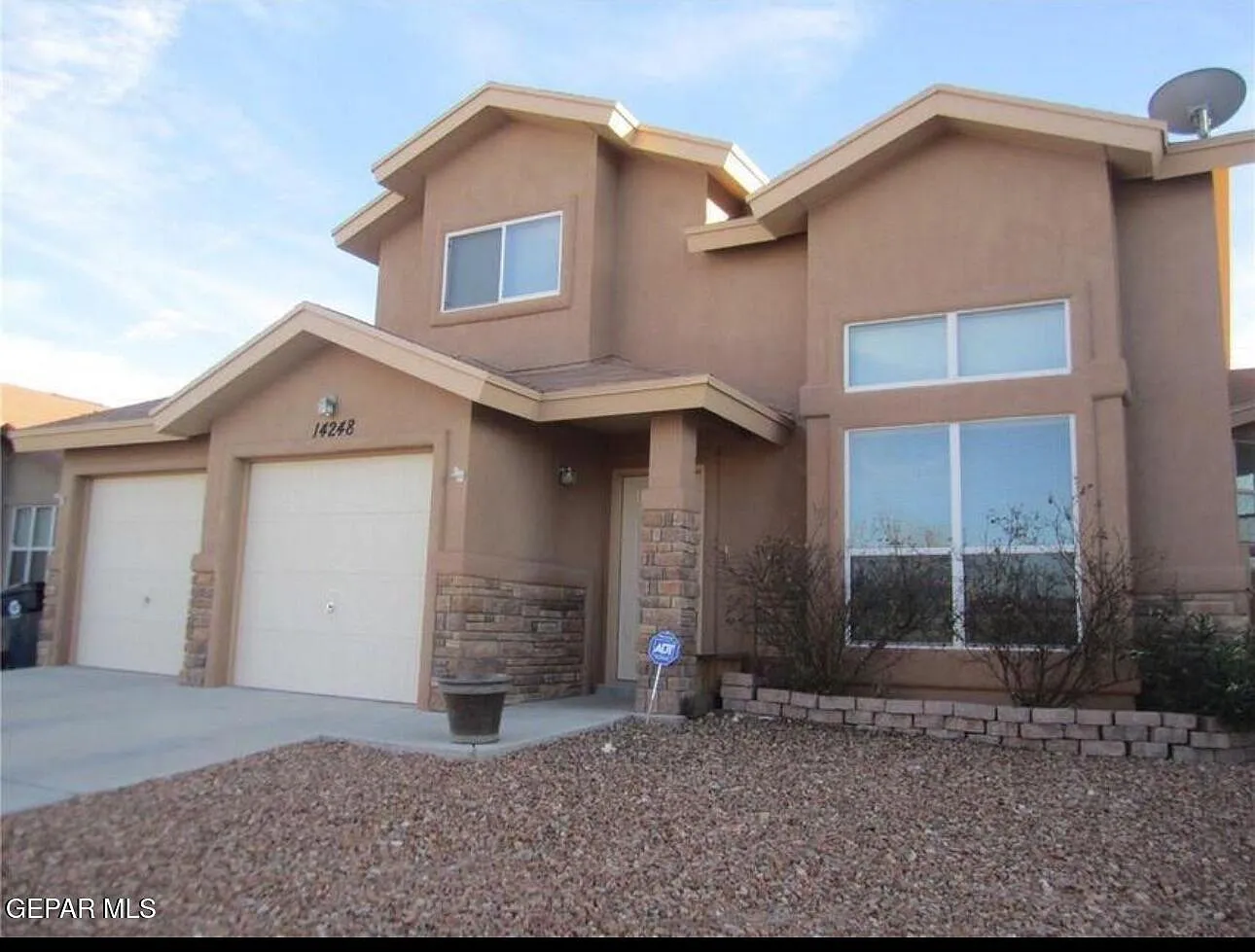 3 bed, 2.0 bath, 1654 sqft, $1,795 — Photo 1