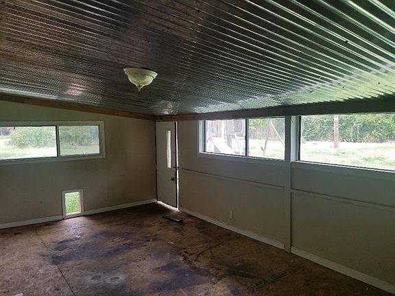 5th image of 309 Simpson Dr