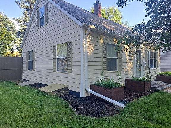 3rd image of 1307 S Lincoln St