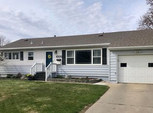 1005 8th Ave NE, Aberdeen, SD 57401