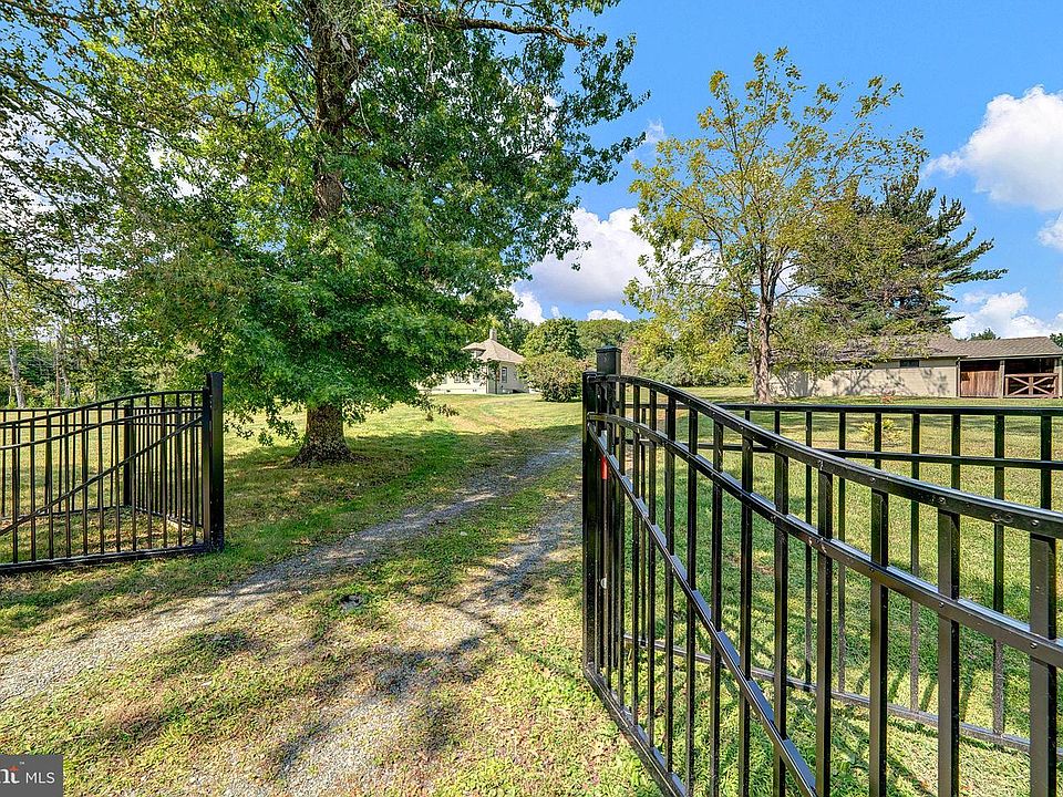 1st image of 145 Hopewell Wertsvl Rd