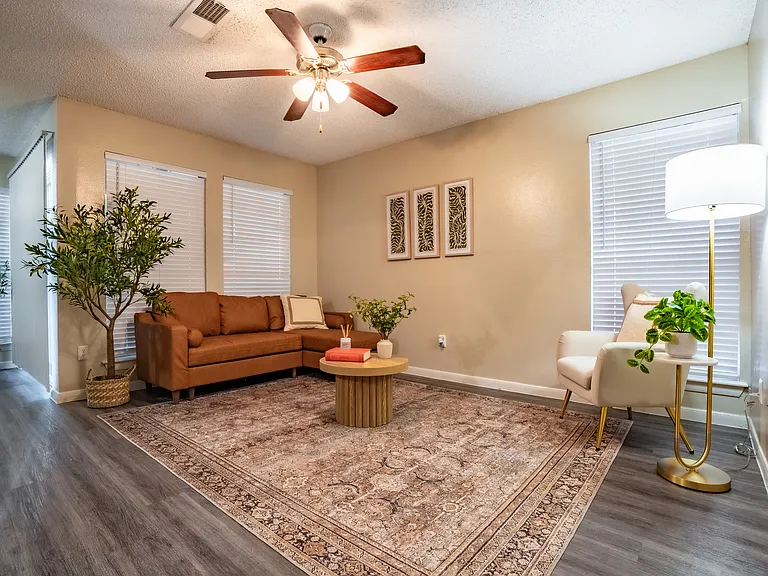 Oak Bend Apartments — Photo 27