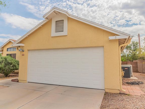 3rd image of 1516 N Desert Mallow Dr