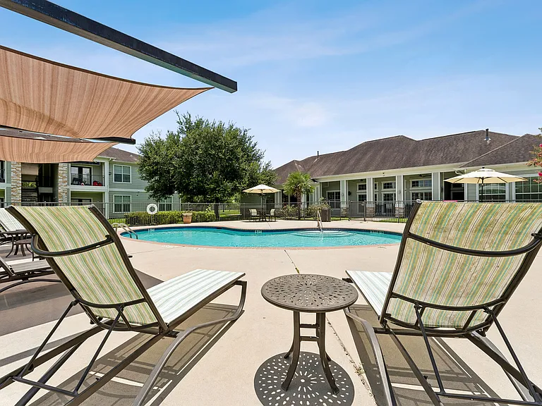 Point Royale Apartments — Photo 23