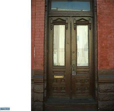 2nd image of 2060 E Somerset St