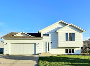 2900 Belgian Bnd SE, Mandan, ND 58554