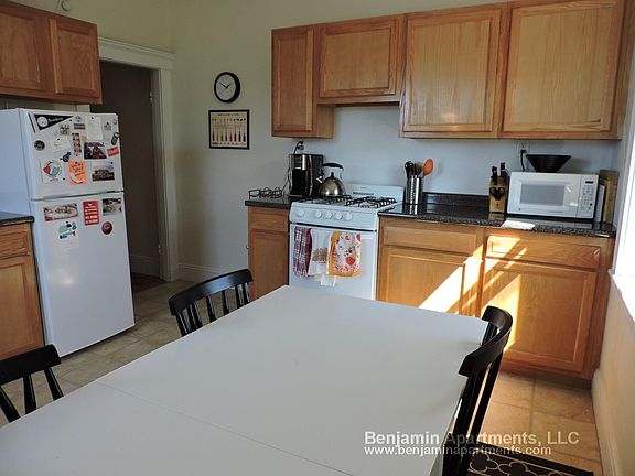 4th image of 9 Egremont Rd #13