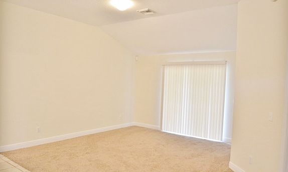 2nd image of 5 Crickett Ln