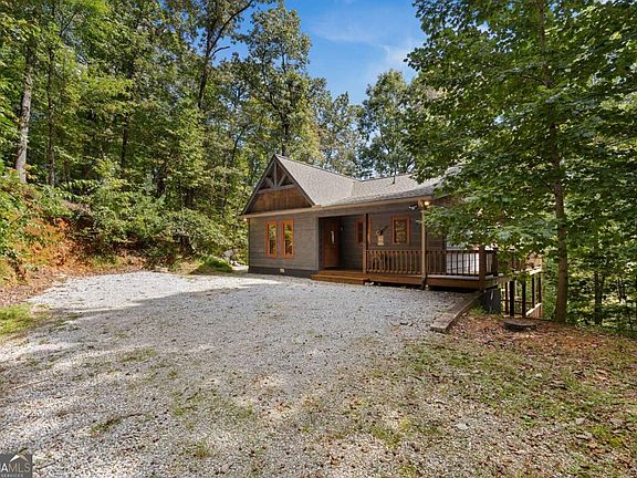 2nd image of 224 Dragon Tree Ln
