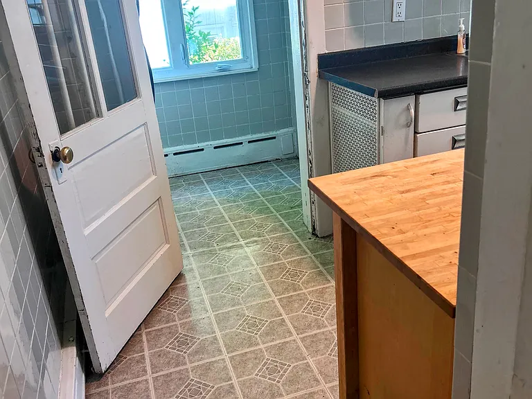 2461 Norwood Ave #1 — Photo 8