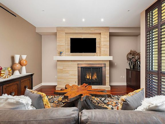 2nd image of 1155 Canyon Blvd #205