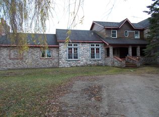 2546 N Gulliver Rd, Gulliver, MI 49840