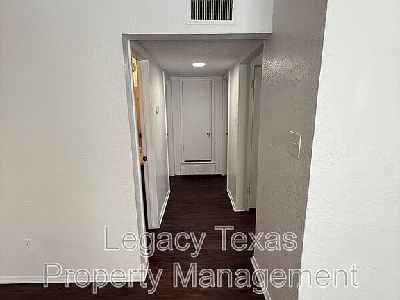 4th image of 1715 Short St APT D