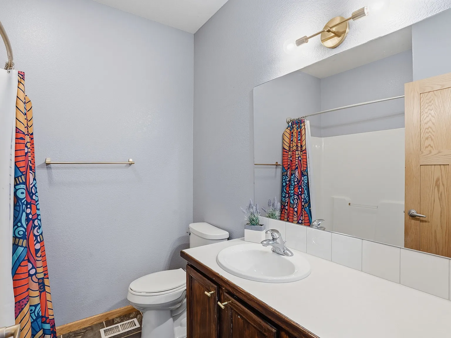 4 bed, 2860 sqft, $2,950 — Photo 3