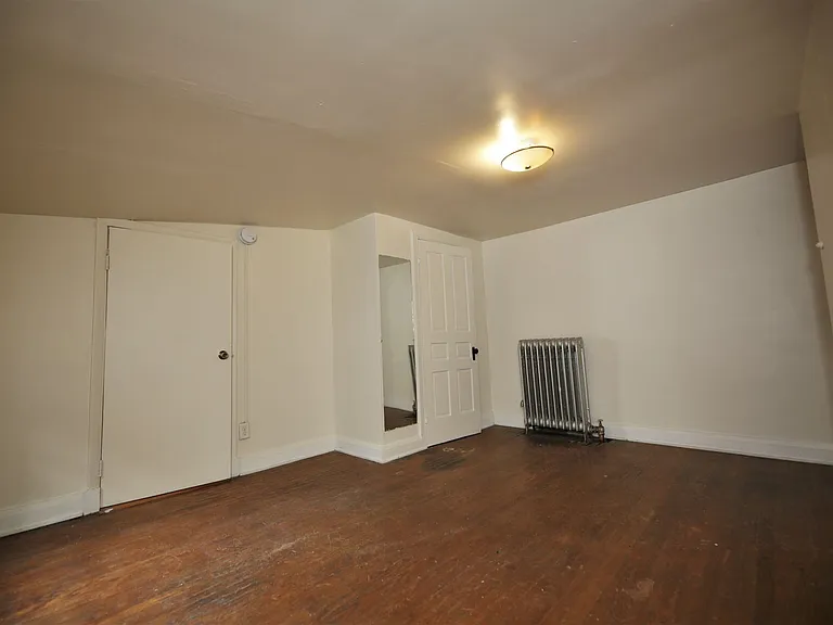 808 Cathedral St — Photo 10