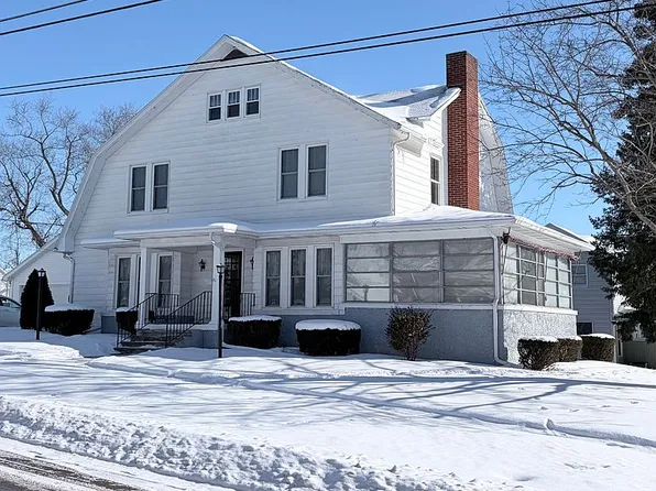 209 S Superior St, Angola, IN 46703