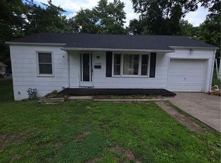 10318 E 19th Ter, Independence, MO 64052