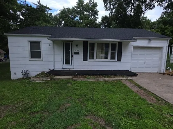 10318 E 19th Ter, Independence, MO 64052