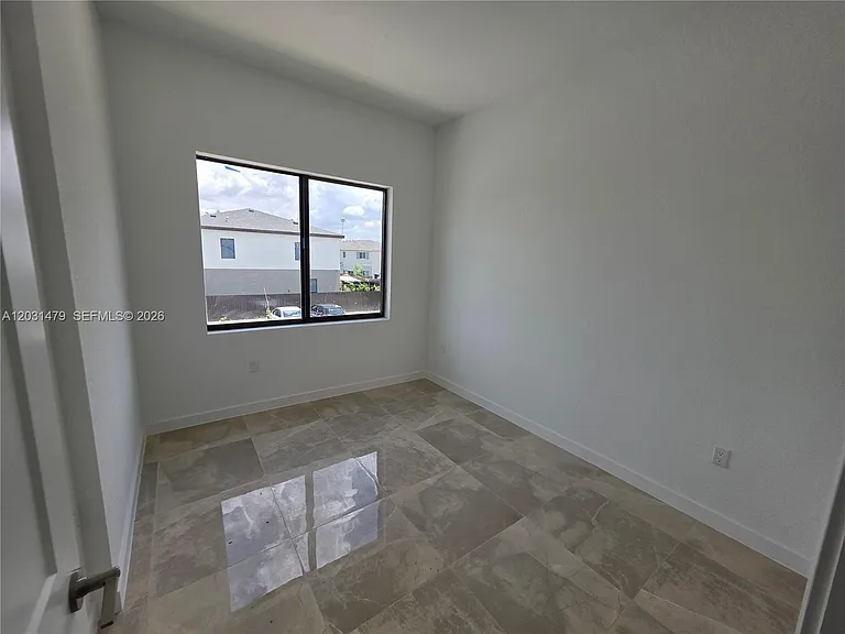 1305 NW 4th Ter #1305 — Photo 14